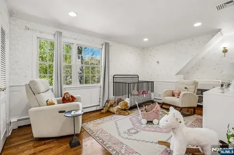 372 Lakeview Drive Wyckoff NJ 07481