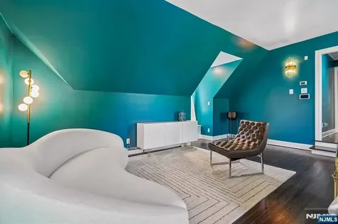 372 Lakeview Drive Wyckoff NJ 07481
