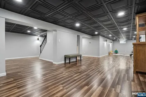 372 Lakeview Drive Wyckoff NJ 07481