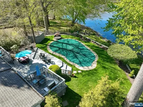 372 Lakeview Drive Wyckoff NJ 07481