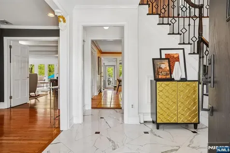372 Lakeview Drive Wyckoff NJ 07481