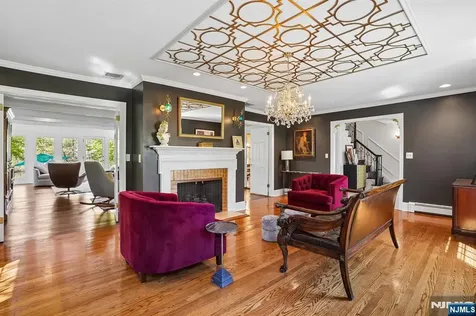 372 Lakeview Drive Wyckoff NJ 07481
