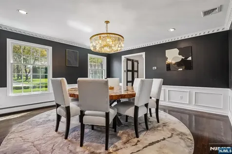 372 Lakeview Drive Wyckoff NJ 07481