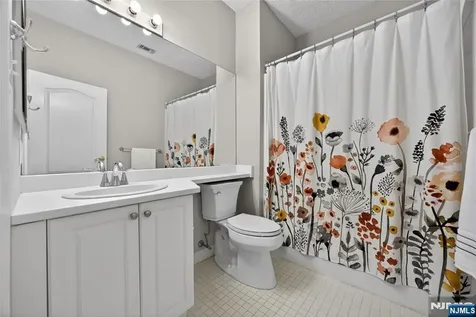 919 Burgundy Way Wayne NJ 07470
