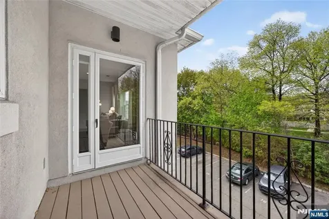 919 Burgundy Way Wayne NJ 07470