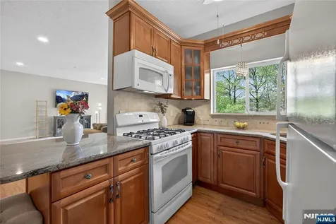 919 Burgundy Way Wayne NJ 07470