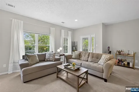 919 Burgundy Way Wayne NJ 07470