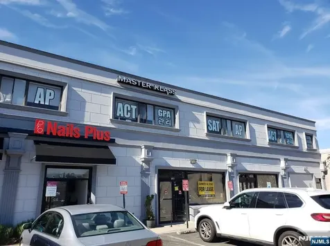 136 Oakland Avenue Closter NJ 07624