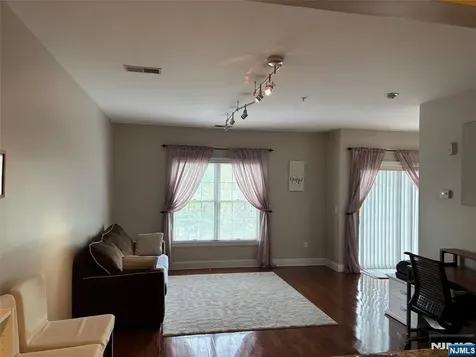 3206 Windsor Park Court Englewood NJ 07631