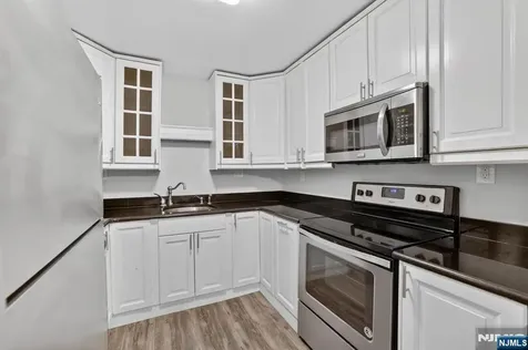 102 Federal Hill Road Pompton Lakes NJ 07442