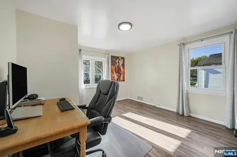 405 Burnet Place Paramus NJ 07652