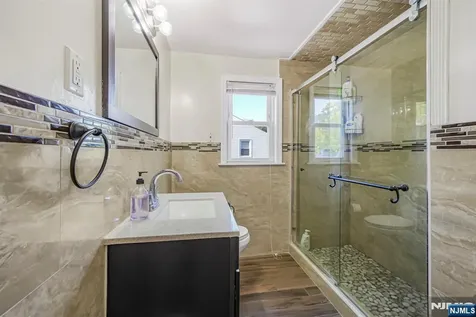 405 Burnet Place Paramus NJ 07652