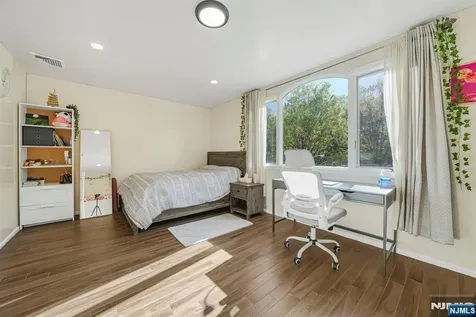 405 Burnet Place Paramus NJ 07652