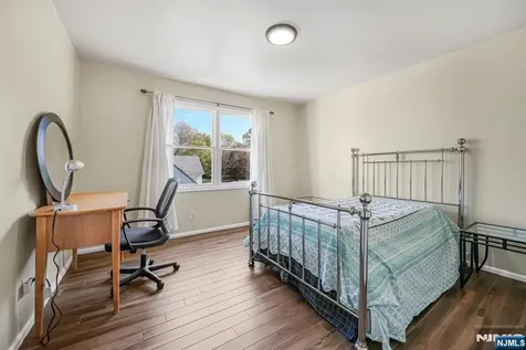 405 Burnet Place Paramus NJ 07652