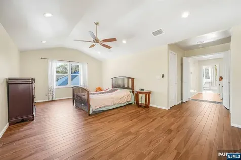 405 Burnet Place Paramus NJ 07652