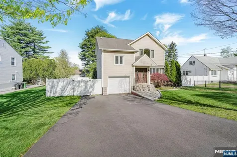 405 Burnet Place Paramus NJ 07652