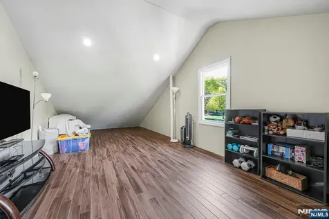 405 Burnet Place Paramus NJ 07652