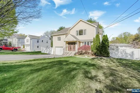 405 Burnet Place Paramus NJ 07652