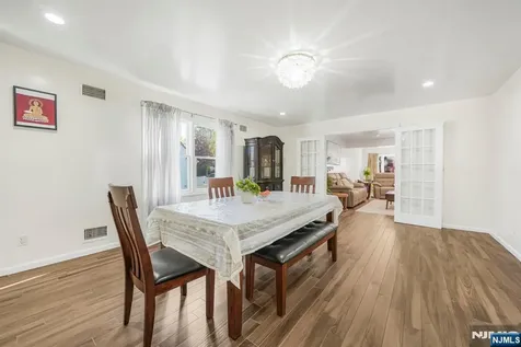 405 Burnet Place Paramus NJ 07652