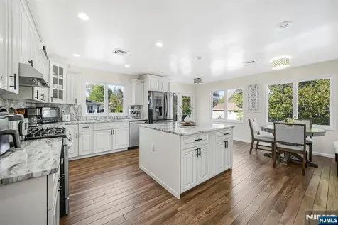 405 Burnet Place Paramus NJ 07652