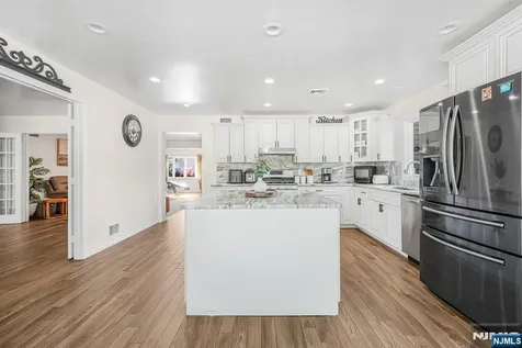 405 Burnet Place Paramus NJ 07652