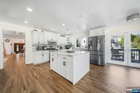 405 Burnet Place Paramus NJ 07652