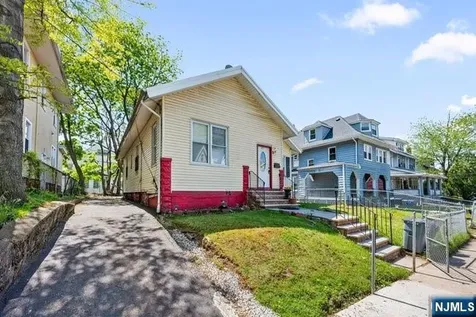 44 Scheerer Avenue Newark NJ 07112