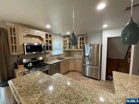63 Cypress Road Dumont NJ 07628