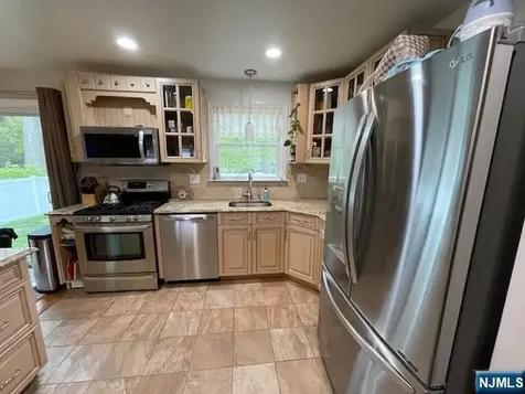 63 Cypress Road Dumont NJ 07628
