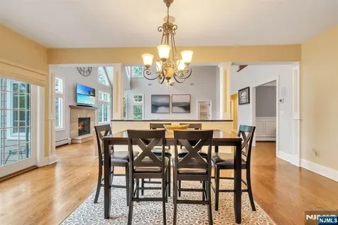 381 Pinewood Drive Wyckoff NJ 07481