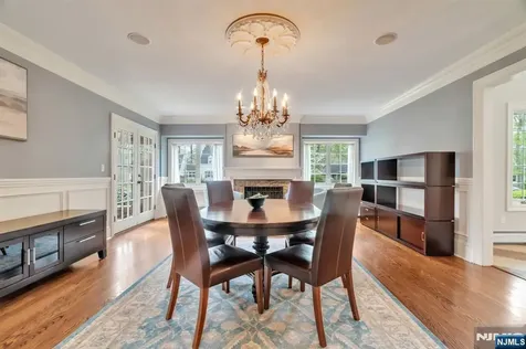 381 Pinewood Drive Wyckoff NJ 07481