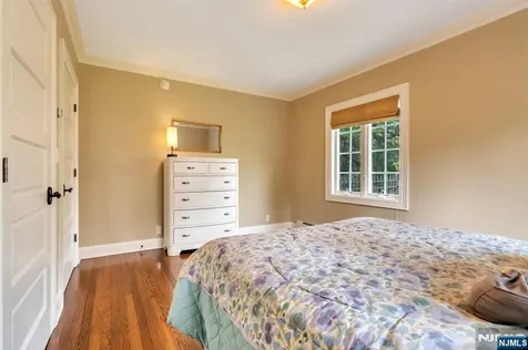 381 Pinewood Drive Wyckoff NJ 07481