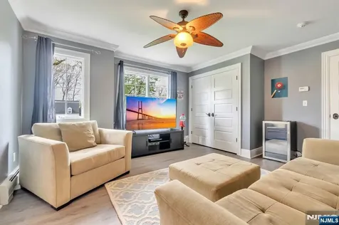 381 Pinewood Drive Wyckoff NJ 07481