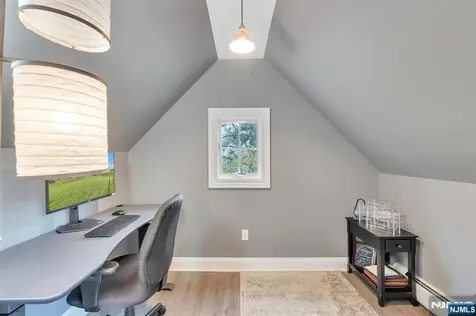 381 Pinewood Drive Wyckoff NJ 07481