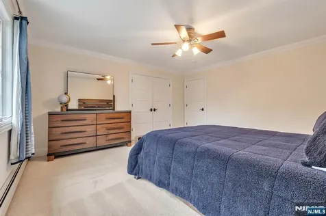 381 Pinewood Drive Wyckoff NJ 07481