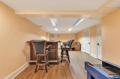 381 Pinewood Drive Wyckoff NJ 07481