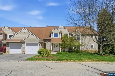 38 Bourne Circle Hardyston NJ 07419