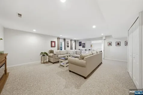 38 Bourne Circle Hardyston NJ 07419