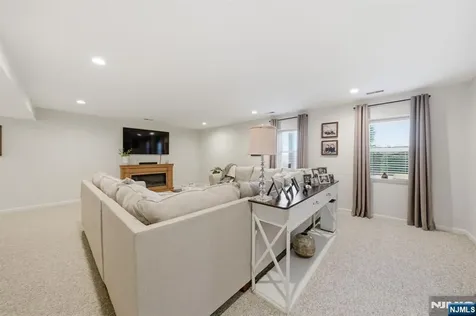 38 Bourne Circle Hardyston NJ 07419