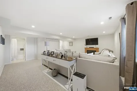 38 Bourne Circle Hardyston NJ 07419