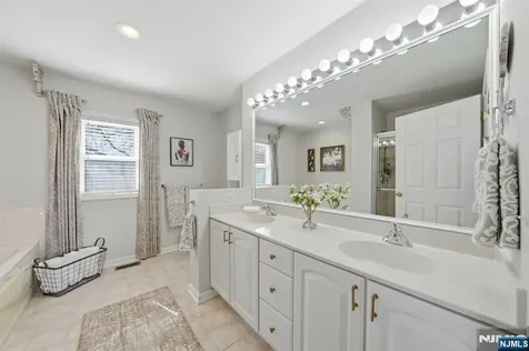 38 Bourne Circle Hardyston NJ 07419