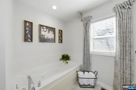 38 Bourne Circle Hardyston NJ 07419