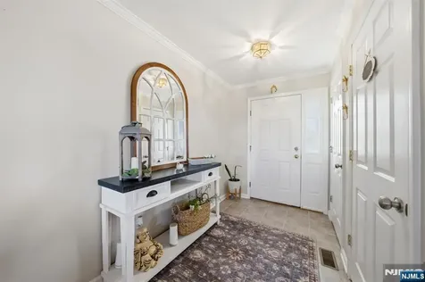 38 Bourne Circle Hardyston NJ 07419