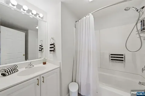 38 Bourne Circle Hardyston NJ 07419