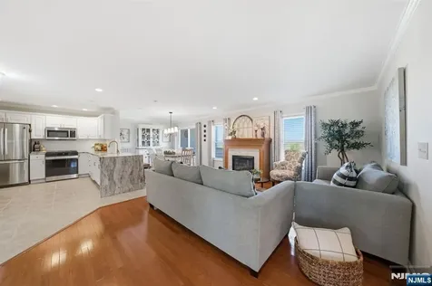 38 Bourne Circle Hardyston NJ 07419