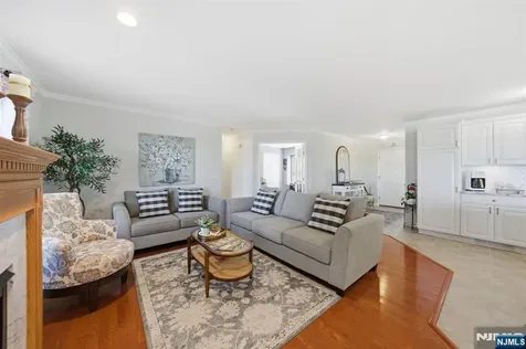 38 Bourne Circle Hardyston NJ 07419