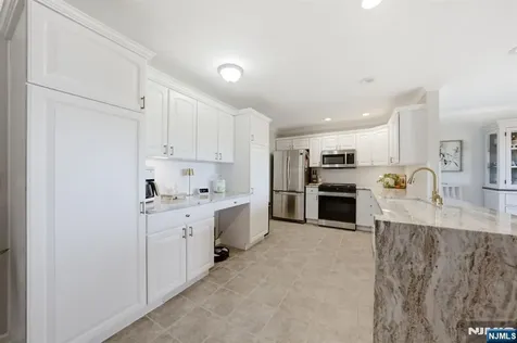 38 Bourne Circle Hardyston NJ 07419