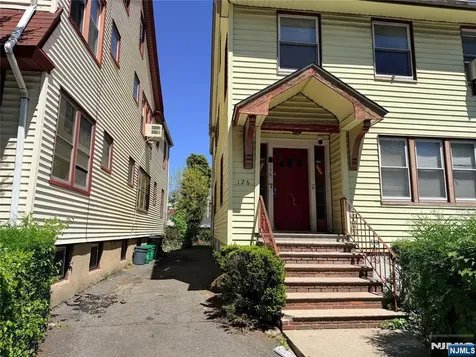 126 Chestnut Street East Orange NJ 07018