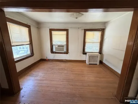 126 Chestnut Street East Orange NJ 07018