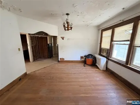 126 Chestnut Street East Orange NJ 07018